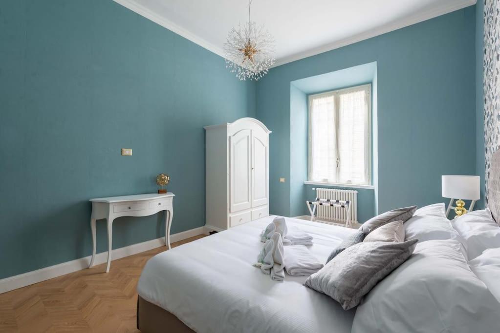 Colosseum 10Steps Away, Marco Aurelio Luxury House Рим Екстер'єр фото